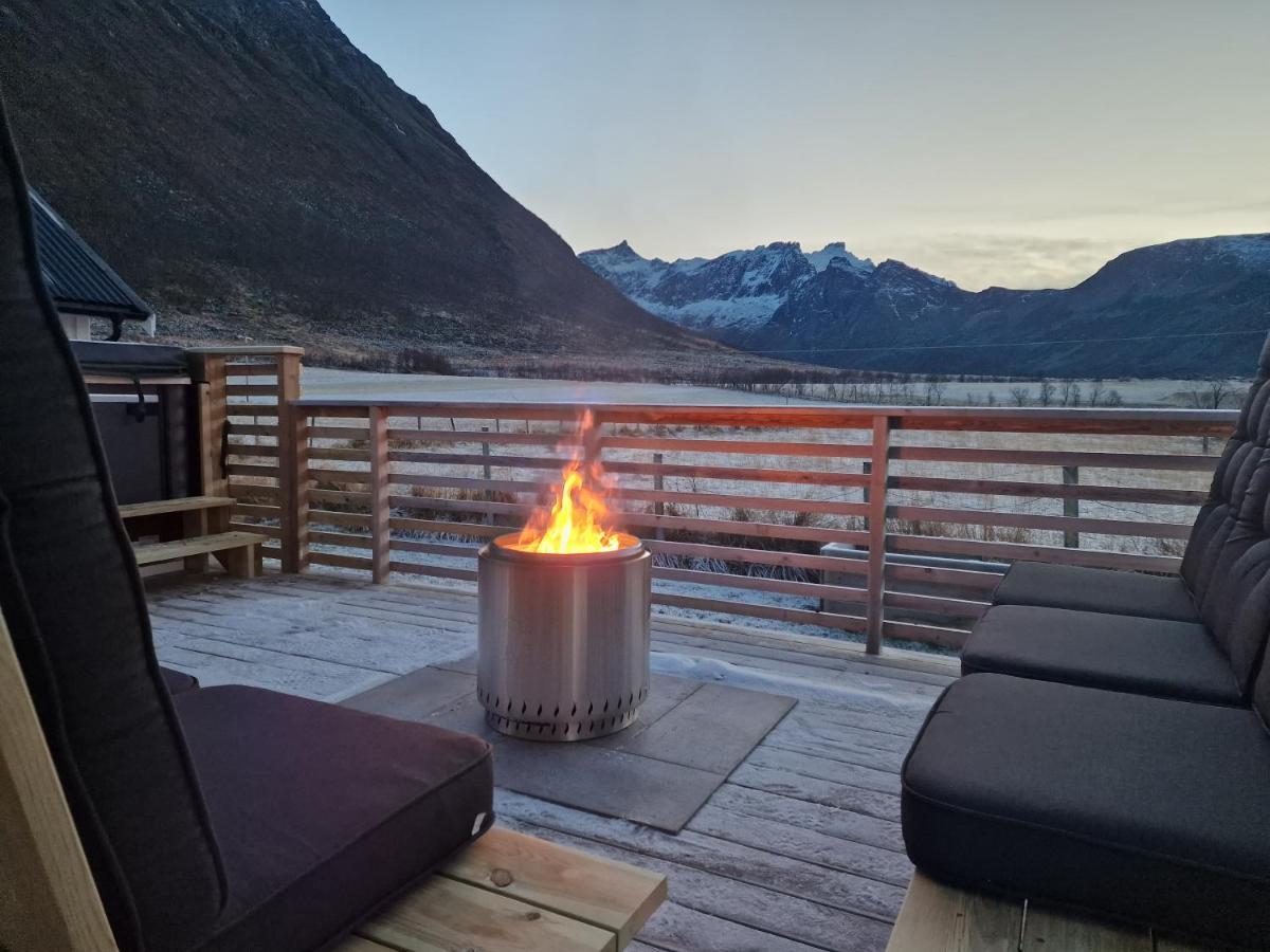 Arctic Lodge Tromvik With Jacuzzi トロムソ エクステリア 写真